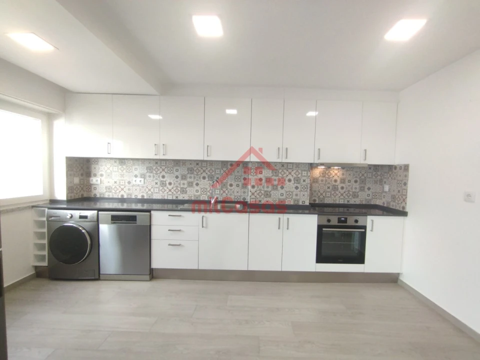 Apartamento T2 para Arrendamento em Silveira Foto 7