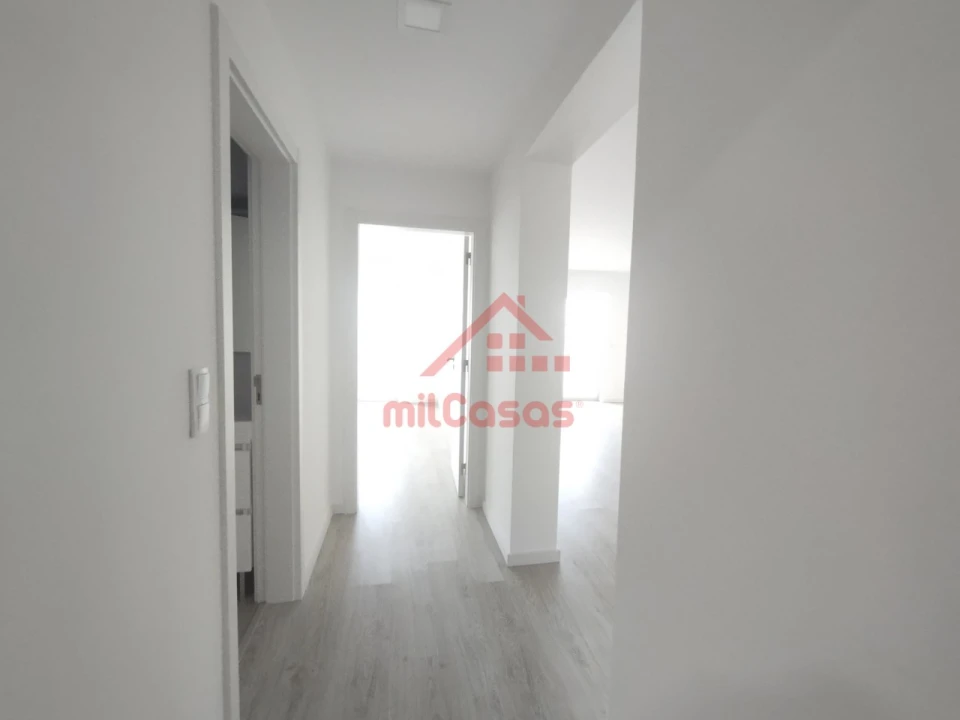 Apartamento T2 para Arrendamento em Silveira Foto 18
