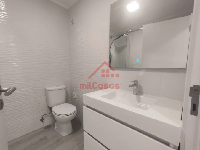 Apartamento T2 para Arrendamento em Silveira Foto 14
