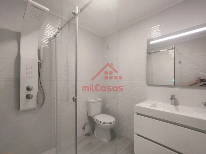 Apartamento T2 para Arrendamento em Silveira Foto 15