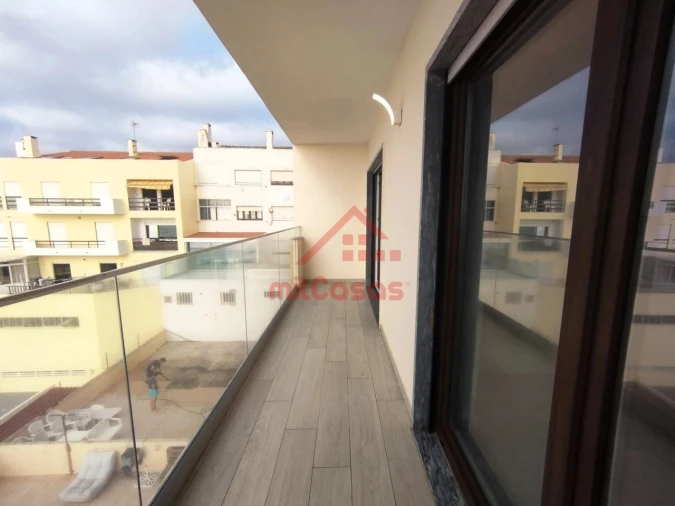 Apartamento T2 para Arrendamento em Silveira Foto 3