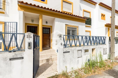 Moradia T3 para Venda em Malagueira e Horta das Figueiras