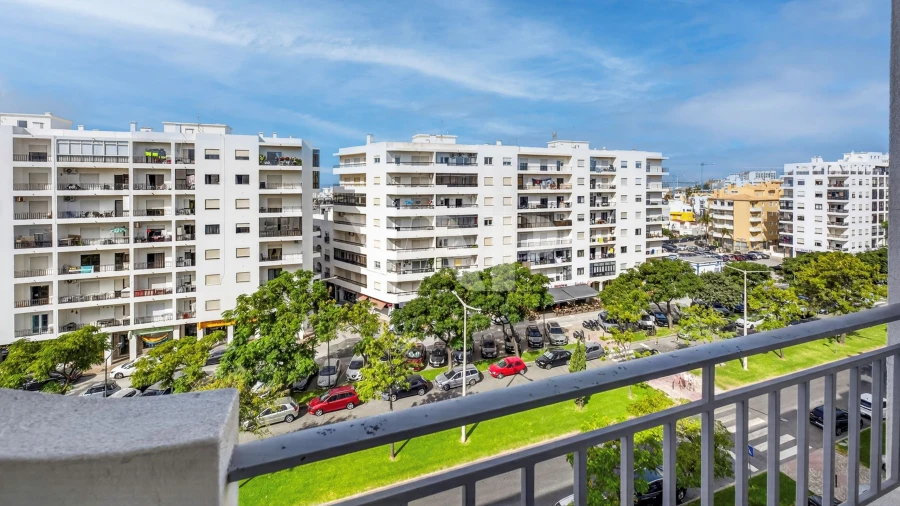Apartamento T2 para Venda em Quarteira Foto 9