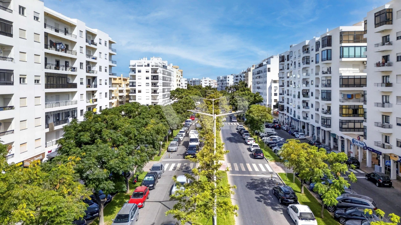 Apartamento T2 para Venda em Quarteira Foto 5