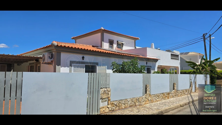 Moradia T4 para Venda em Lagoa e Carvoeiro