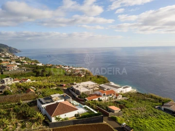 Moradia T3 para Venda em Estreito da Calheta