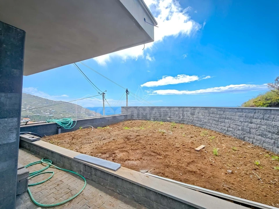 Moradia T3 para Venda em Ribeira Brava Foto 30