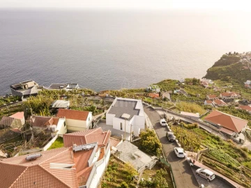 Moradia T4 para Venda em Ponta do Sol