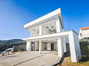 Moradia T4 para Venda em Ponta do Sol