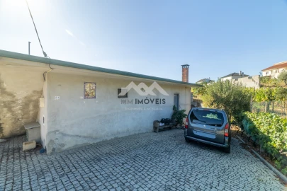 Moradia T2 para Venda em Noura e Palheiros