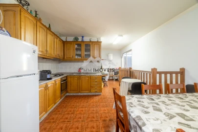 Moradia T2 para Venda em Noura e Palheiros