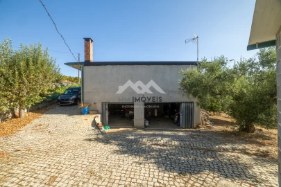 Moradia T2 para Venda em Noura e Palheiros