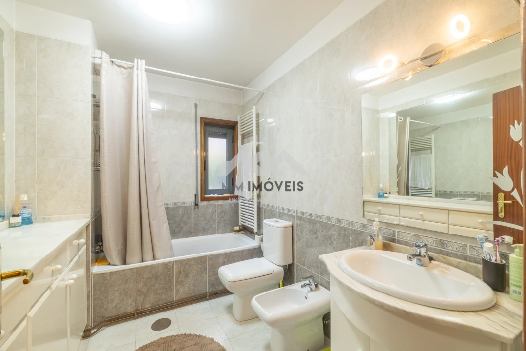 Apartamento T2 para Venda em Valongo Foto 6