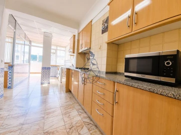 Apartamento T2 para Arrendamento em Portimão