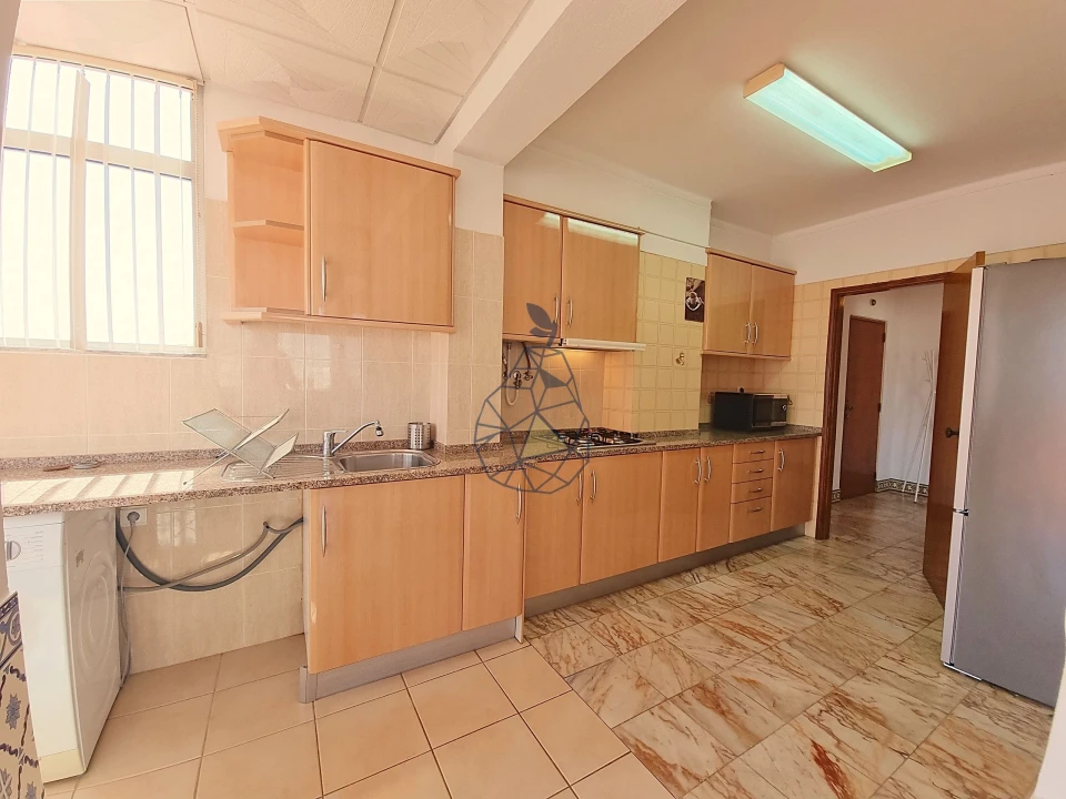 Apartamento T2 para Arrendamento em Portimão Foto 13