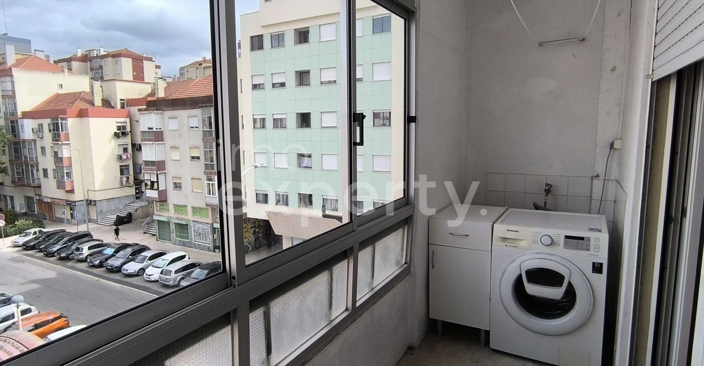 Apartamento T2 para Venda em Águas Livres Foto 5