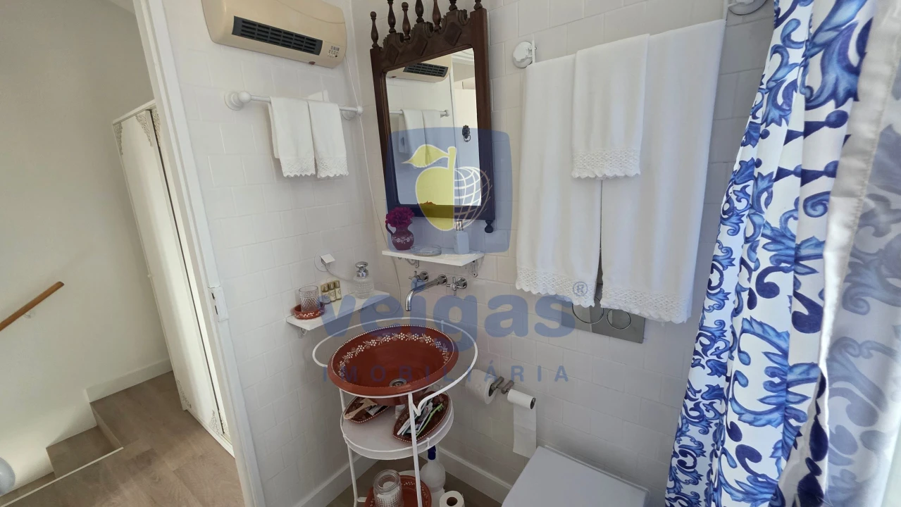 Moradia T1 para Venda em Santa Maria, São Pedro e Sobral da Lagoa Foto 26