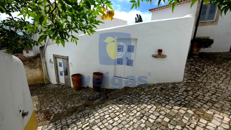 Moradia T1 para Venda em Santa Maria, São Pedro e Sobral da Lagoa