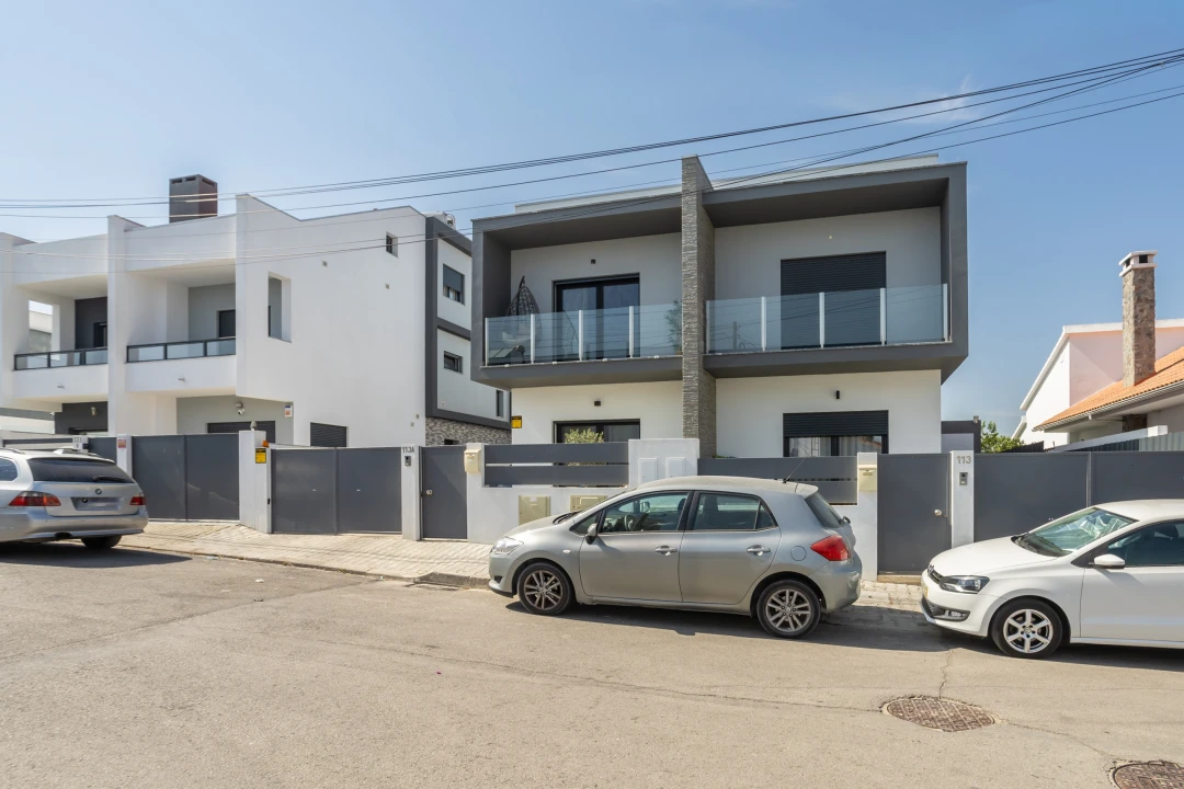 Moradia T4 para Venda em Fernao Ferro Foto 45