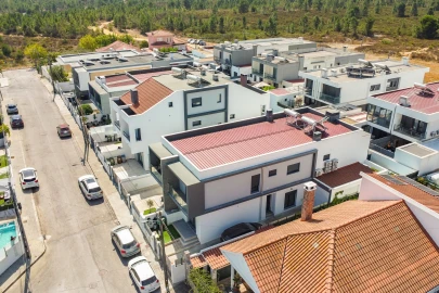 Moradia T4 para Venda em Fernao Ferro