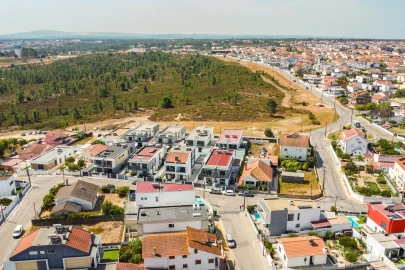 Moradia T4 para Venda em Fernao Ferro