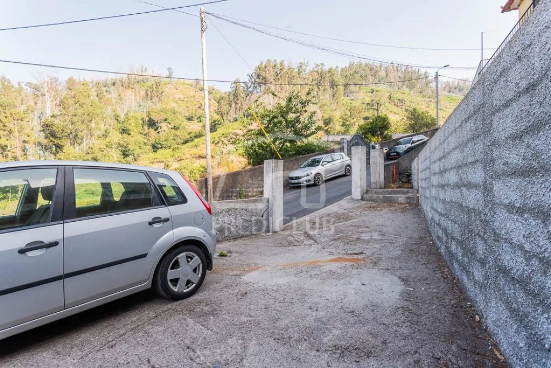 Moradia T3 para Venda em Jardim da Serra Foto 24