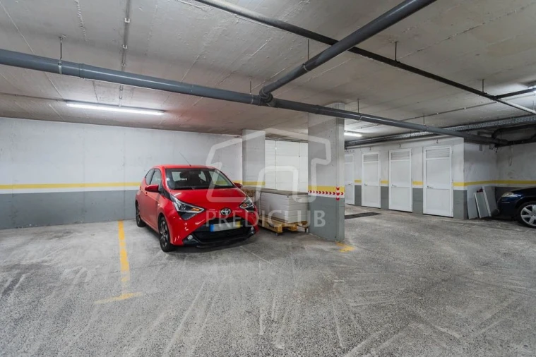 Apartamento T2 para Venda em Camacha Foto 13