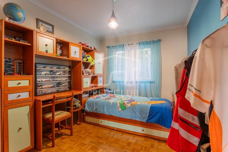 Apartamento T2 para Venda em Camacha Foto 8