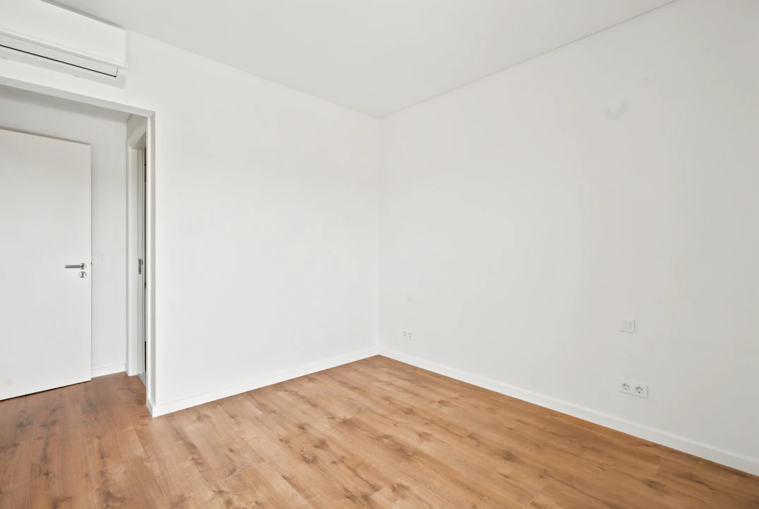 Apartamento T4 para Venda em Seixal, Arrentela e Aldeia de Paio Pires Foto 30