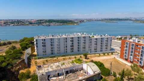 Apartamento T4 para Venda em Seixal, Arrentela e Aldeia de Paio Pires