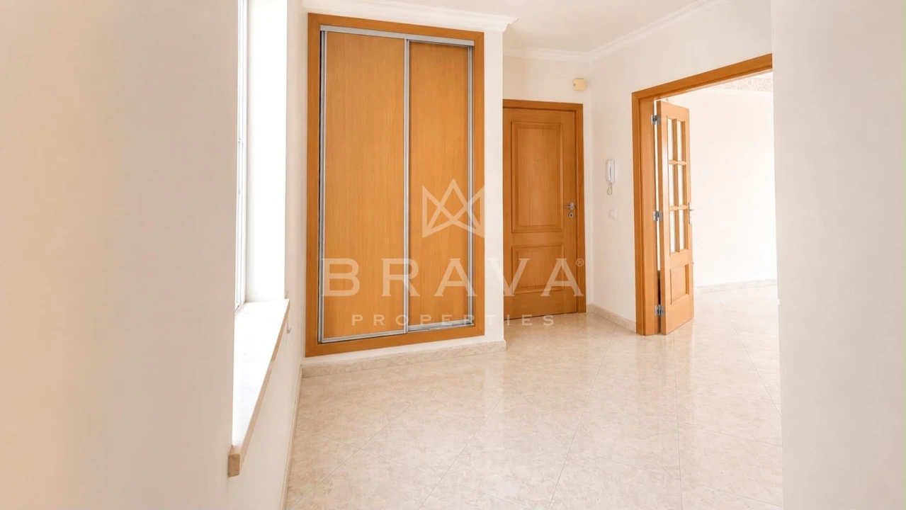 Apartamento T2 para Venda em Olhão Foto 6