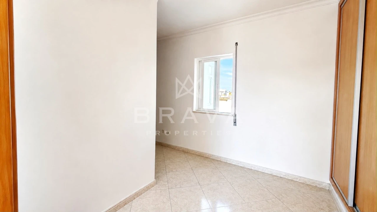 Apartamento T2 para Venda em Olhão Foto 11