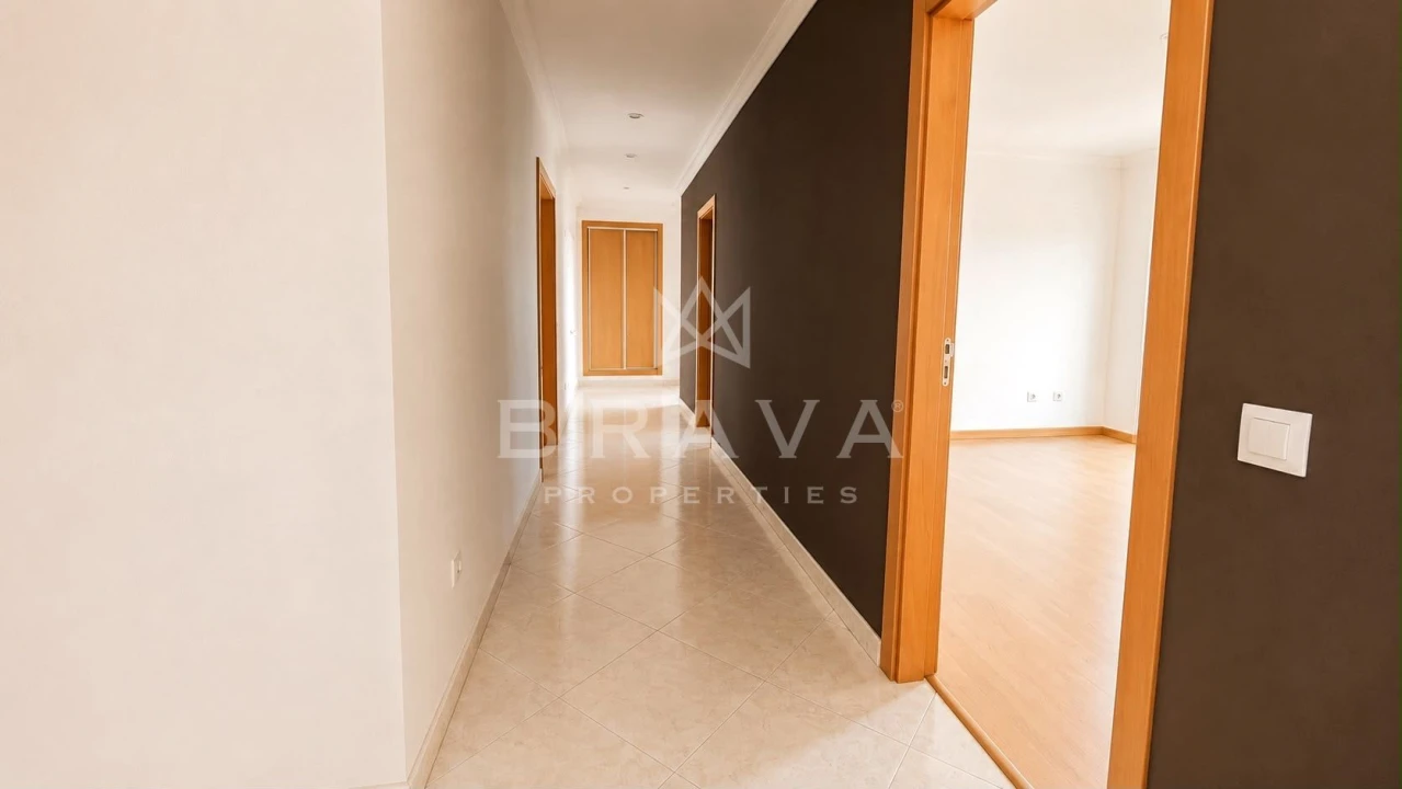 Apartamento T2 para Venda em Olhão Foto 12