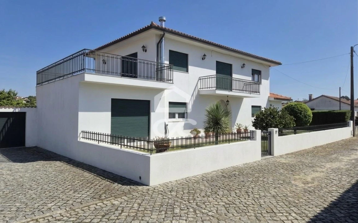 Moradia T4 para Venda em Santa Marta de Portuzelo Foto 1