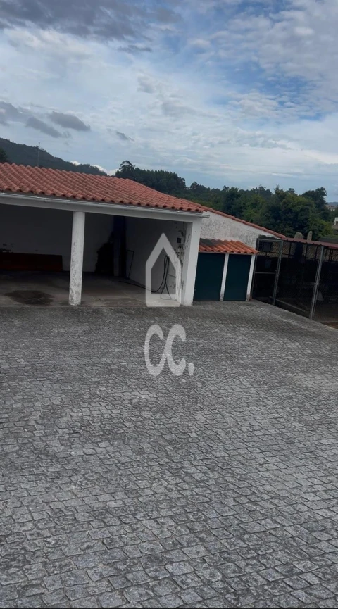 Moradia T4 para Venda em Santa Marta de Portuzelo