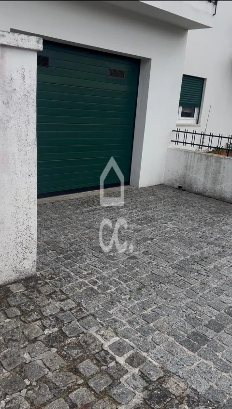 Moradia T4 para Venda em Santa Marta de Portuzelo