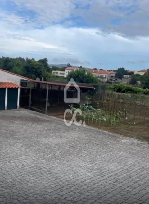 Moradia T4 para Venda em Santa Marta de Portuzelo