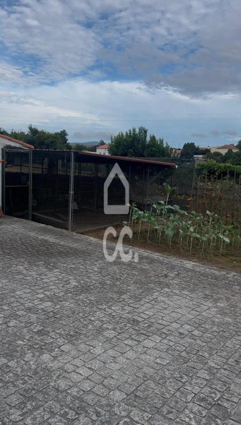 Moradia T4 para Venda em Santa Marta de Portuzelo