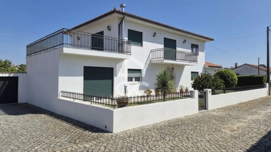Moradia T4 para Venda em Santa Marta de Portuzelo