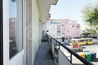 Apartamento T2 para Venda em Venteira
