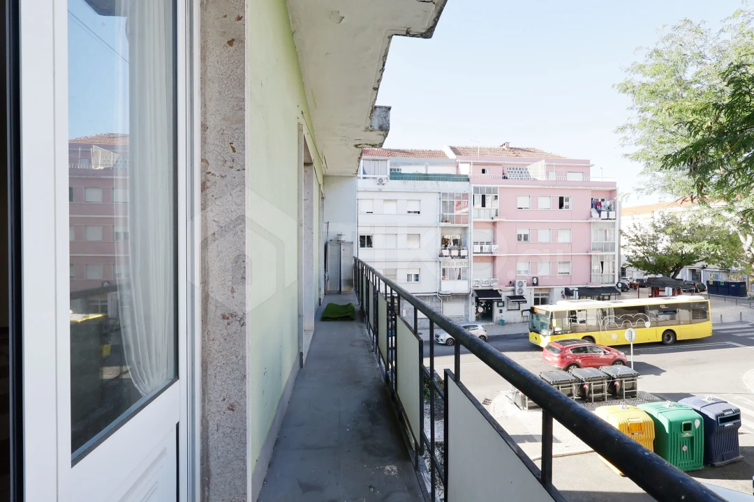 Apartamento T2 para Venda em Venteira Foto 30