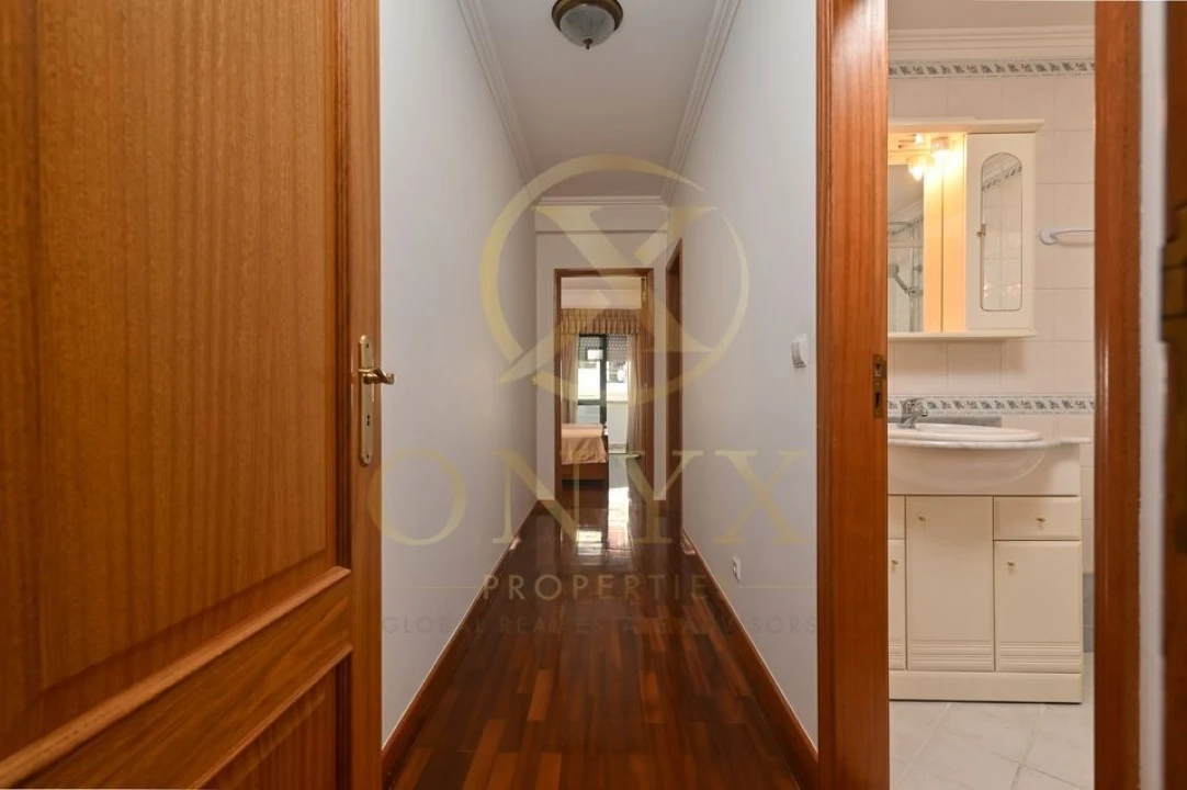 Apartamento T4 para Venda em Carcavelos e Parede Foto 11