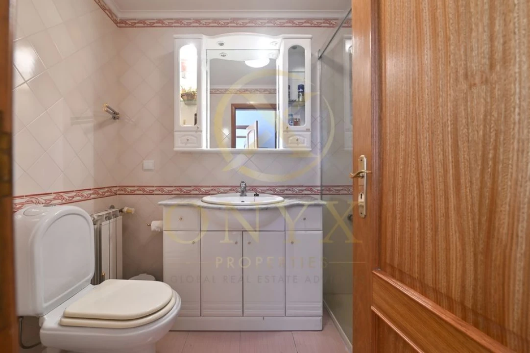 Apartamento T4 para Venda em Carcavelos e Parede Foto 35