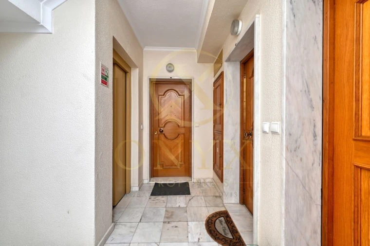 Apartamento T4 para Venda em Carcavelos e Parede Foto 38