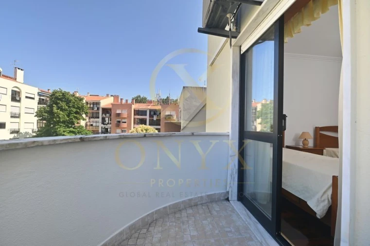 Apartamento T4 para Venda em Carcavelos e Parede Foto 16