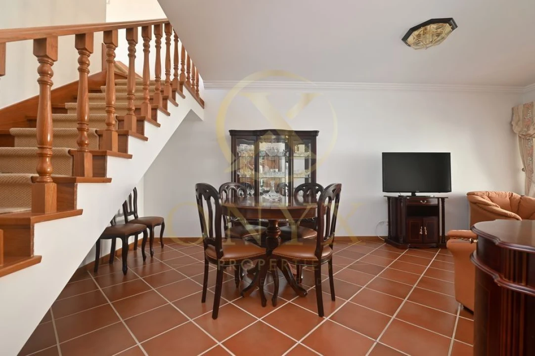 Apartamento T4 para Venda em Carcavelos e Parede Foto 20