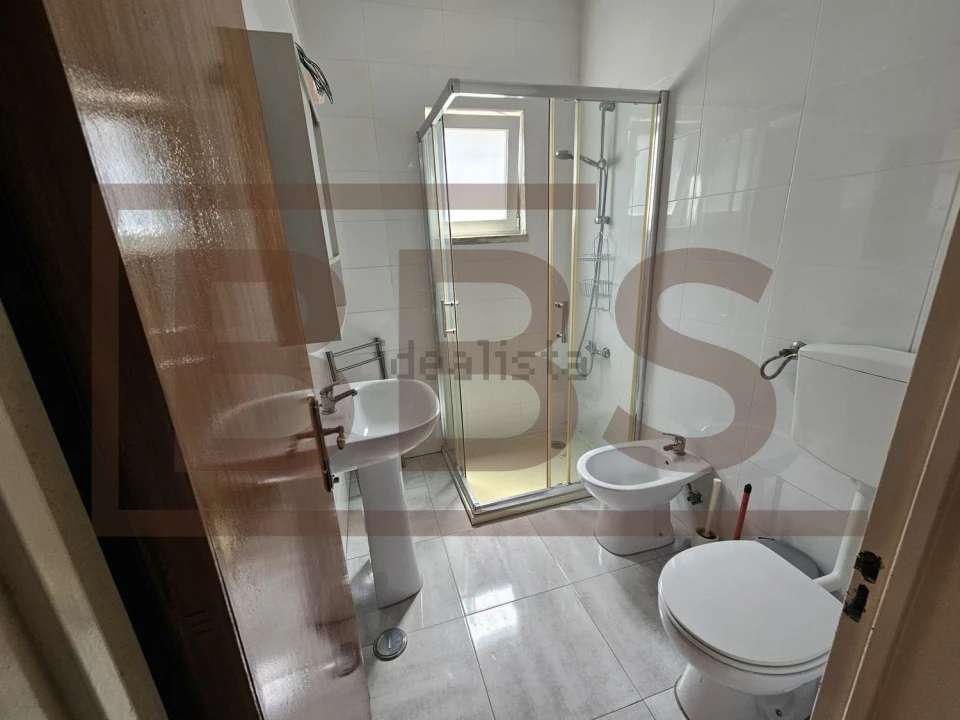 Apartamento T1 para Venda em Venteira Foto 34