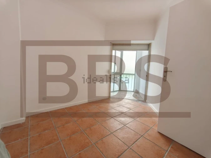 Apartamento T3 para Venda em Algueirão-Mem Martins Foto 3