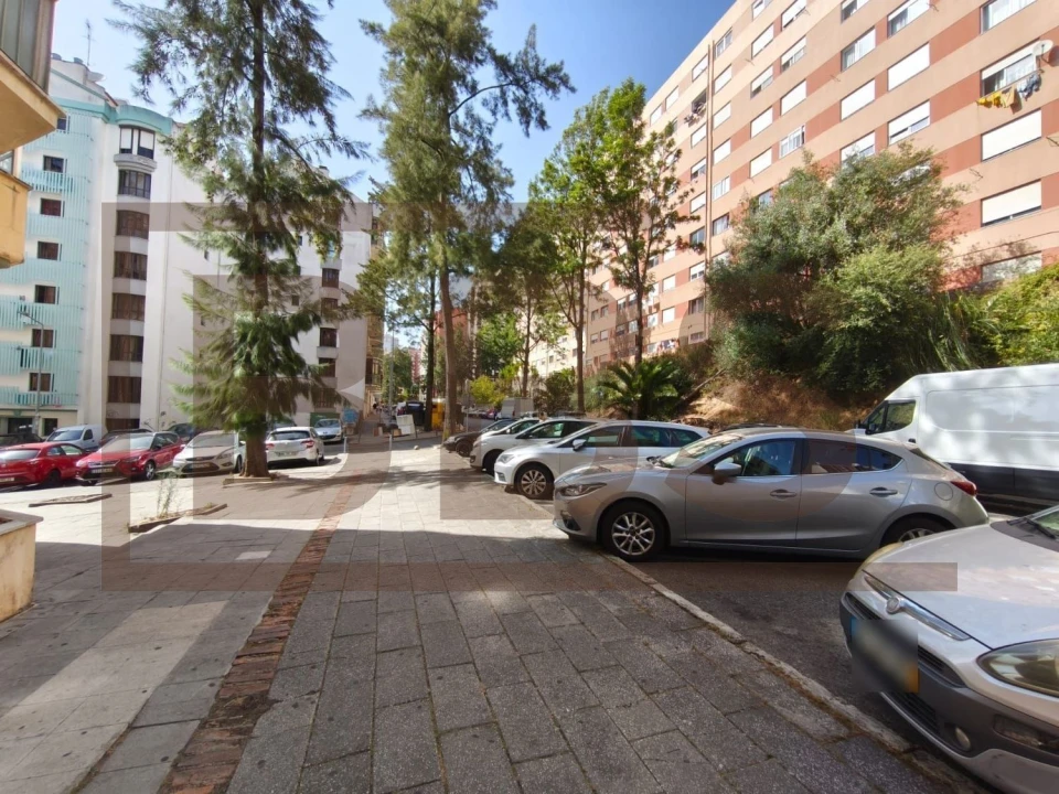Apartamento T3 para Venda em Algueirão-Mem Martins Foto 5