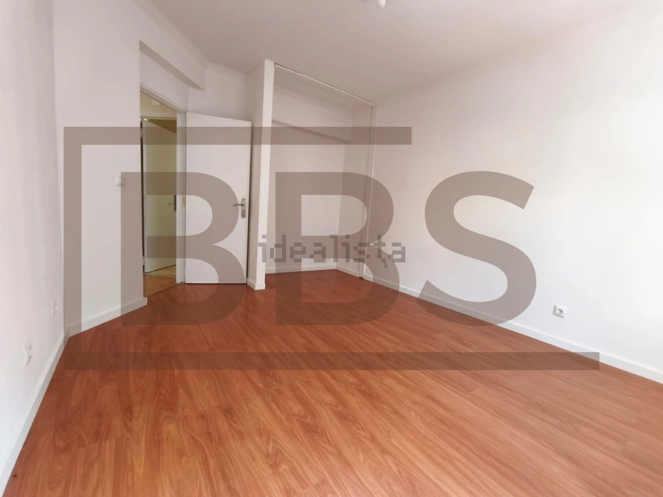 Apartamento T3 para Venda em Algueirão-Mem Martins Foto 15